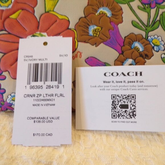 NWT Coach Leather Floral Print Corner Zip Wristlet CR946 Ivory Multi $138 - Picture 6 of 6